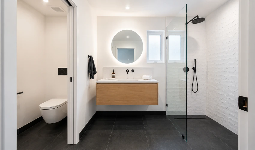 Dark Floor, Light Walls - Floor Land